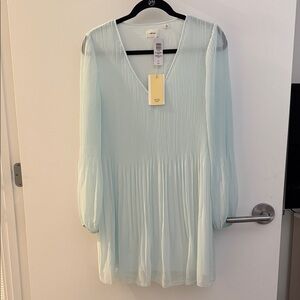 NWT Aritzia Wilfred Daydreamer V-neck Pleated Chiffon Mini Dress